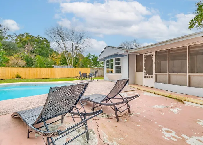 Foosball Games & Al Fresco Dining: Home! *