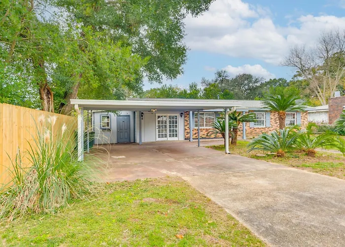 Holiday home Foosball Games & Al Fresco Dining: Home!