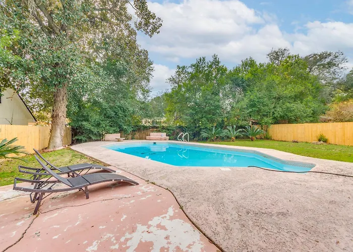 Holiday home Foosball Games & Al Fresco Dining: Home!
