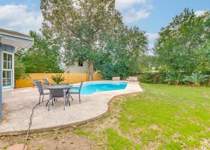 Foosball Games & Al Fresco Dining: Home! Holiday home Pensacola